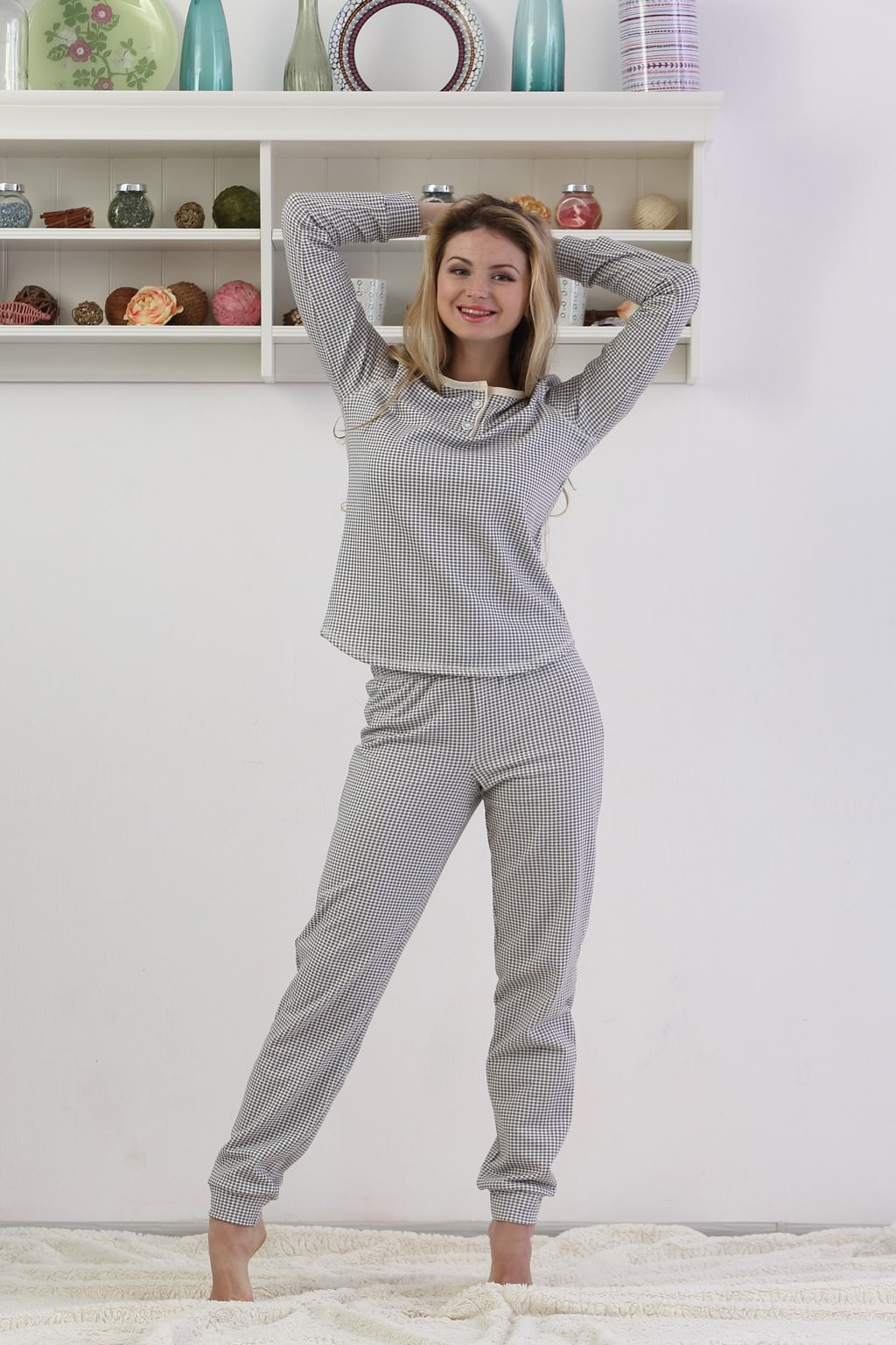 Фото товара 8262, теплая пижама с начесом: брюки и кофта